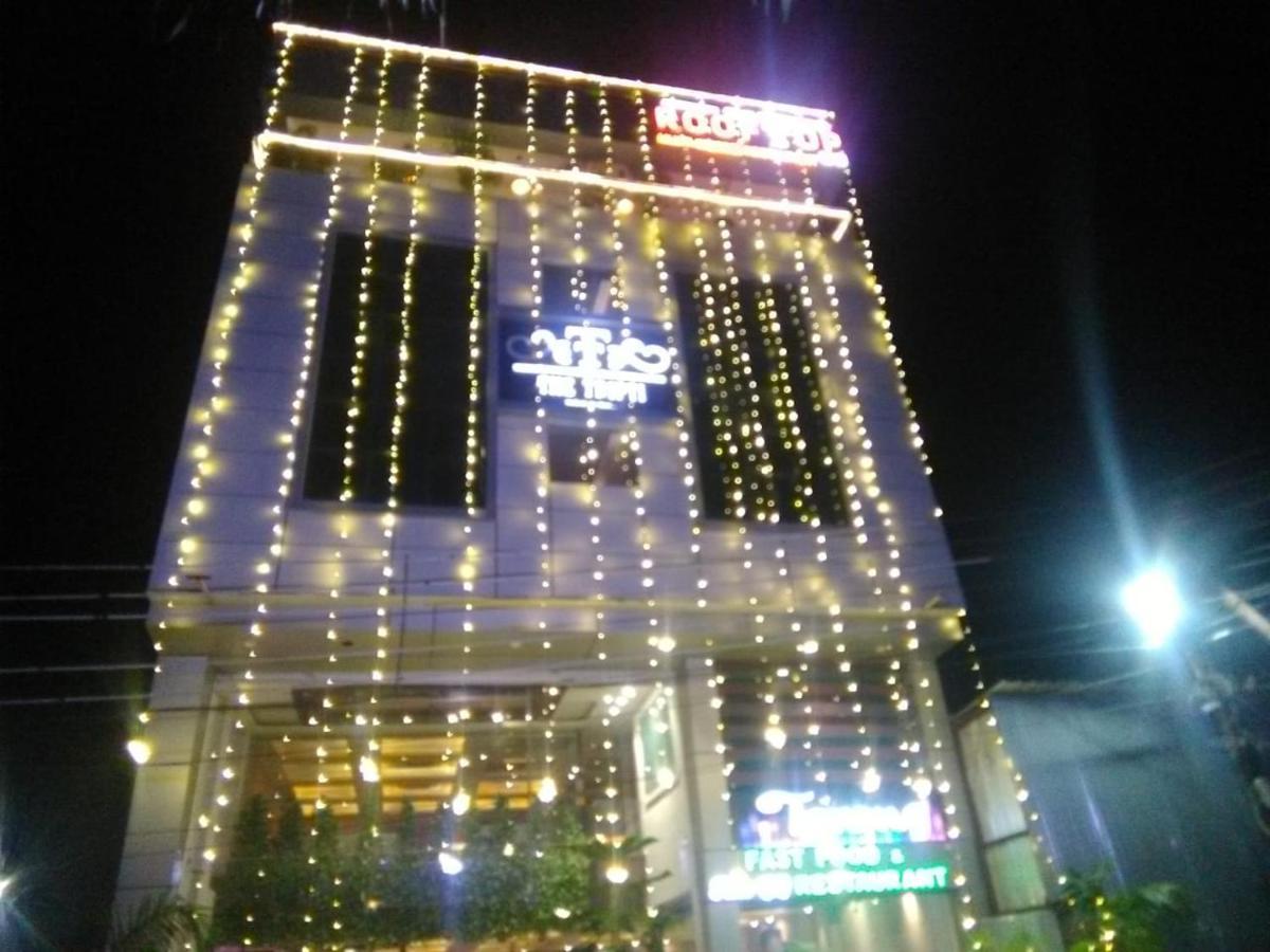 The Tripti Hotel & Banquets Indore Exterior foto