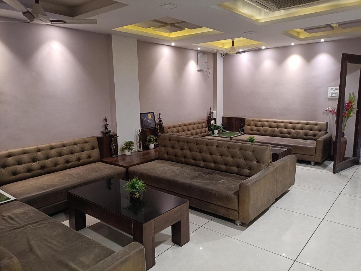 The Tripti Hotel & Banquets Indore Exterior foto