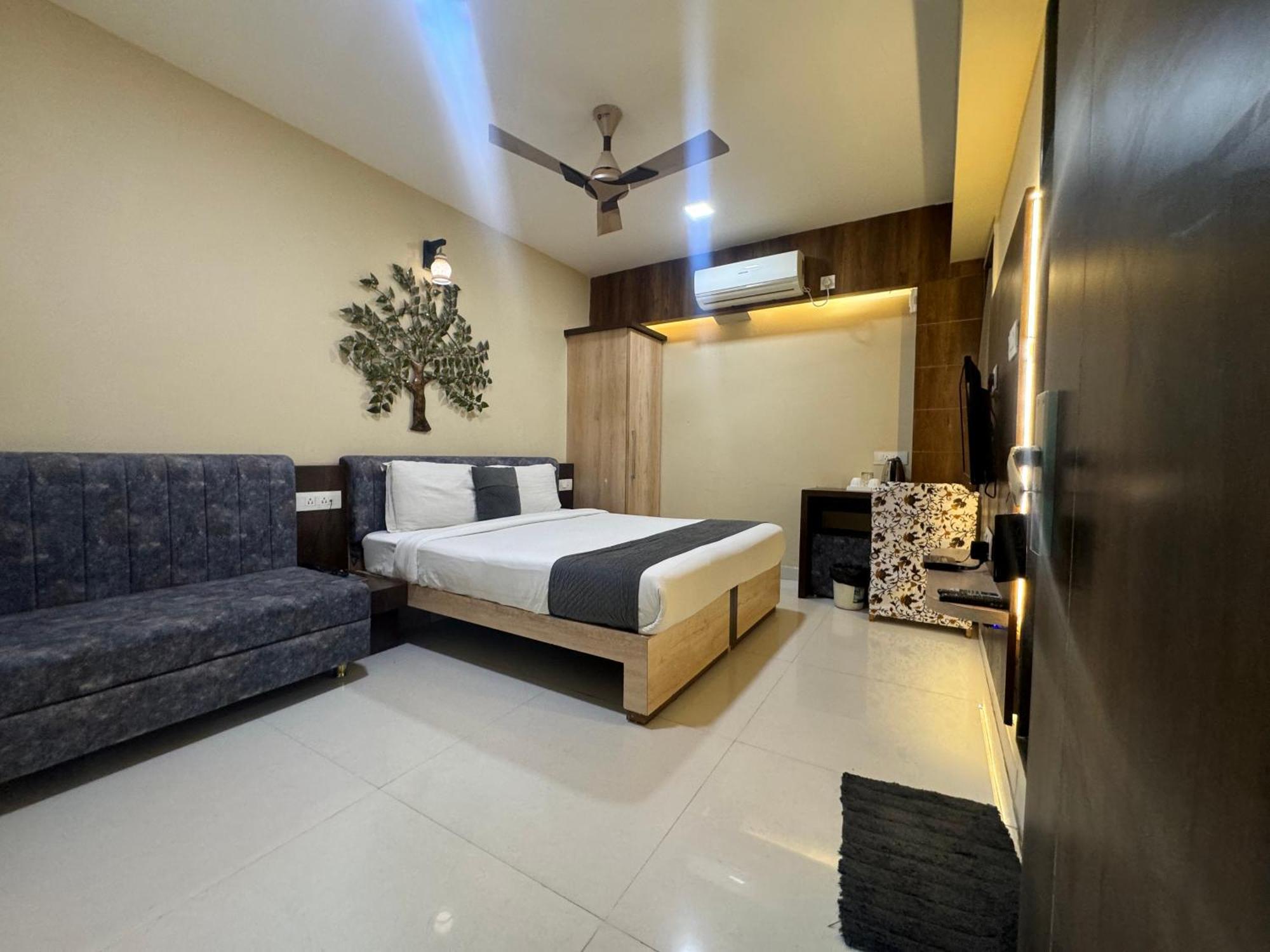 The Tripti Hotel & Banquets Indore Quarto foto